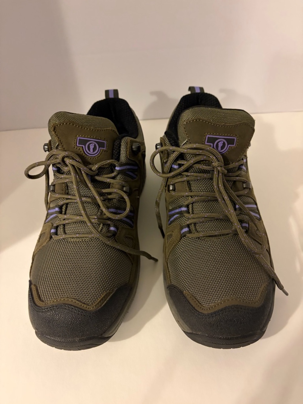Orthofeet Moravia Women waterproofing Sneakers with Purple Accents 8.5 D
